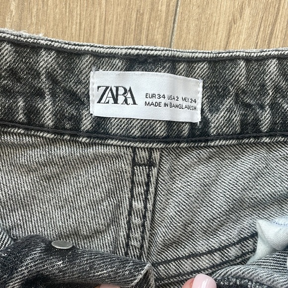 Zara dark denim shorts - Picture 3 of 3